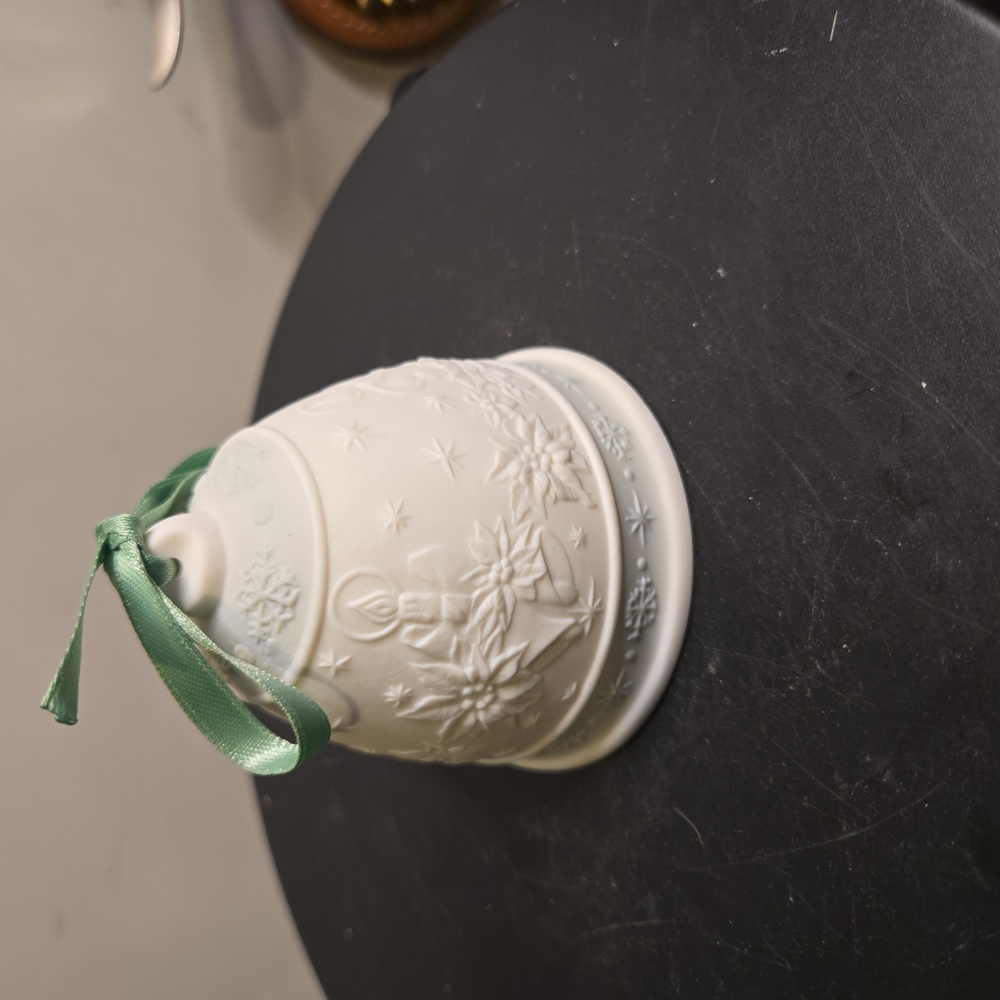 Elegant Lladro 1992 Christmas Ceramic Bell with Ribbon Accent - Picture 7 of 9